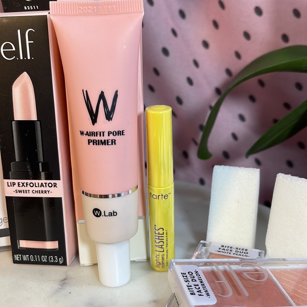 LARGE BUNDLE OF BEAUTY PRODUCTS & JEWELRY W/Lg. Cosmetic Bag - Picture 7 of 17